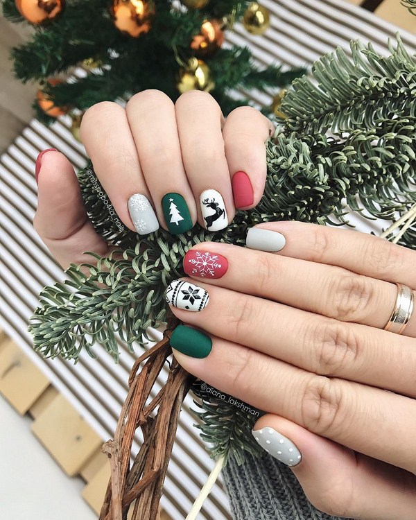 Manicure Tahun Baru Brilian 2024: contoh foto