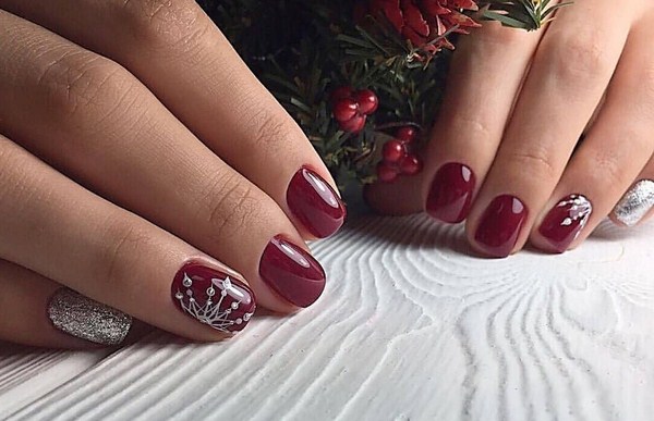 Manicure Tahun Baru Brilian 2024: contoh foto