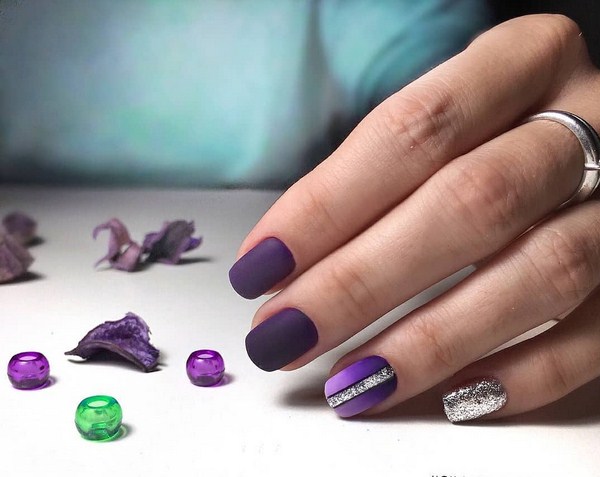 Manicure Tahun Baru Brilian 2024: contoh foto