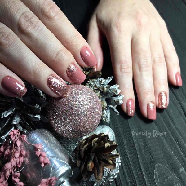 Manicure Tahun Baru Brilian 2024: contoh foto