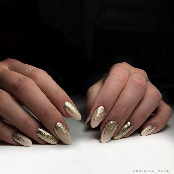 Manicure Tahun Baru Brilian 2024: contoh foto