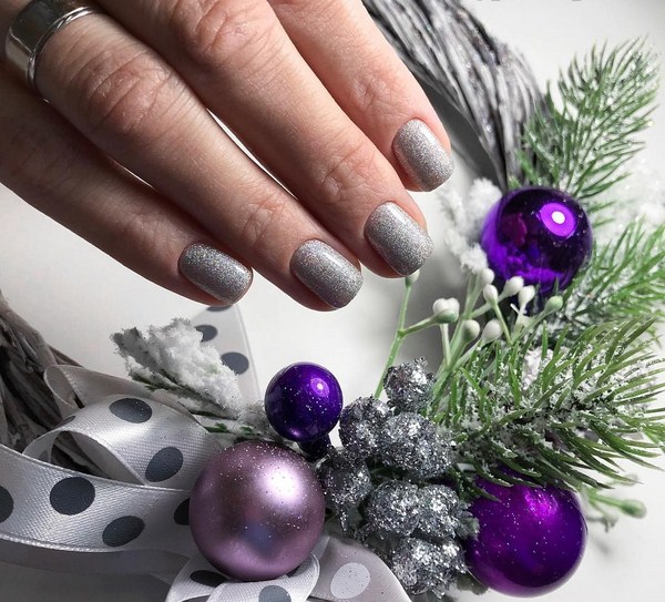 Manicure Tahun Baru Brilian 2024: contoh foto