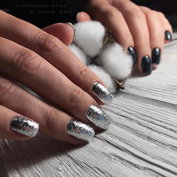 Manicure Tahun Baru Brilian 2024: contoh foto