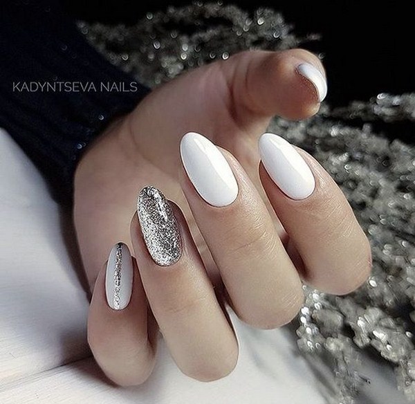 Manicure Tahun Baru Brilian 2024: contoh foto