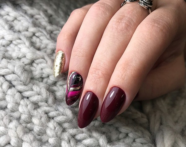 Manicure Tahun Baru Brilian 2024: contoh foto