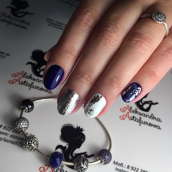 Manicure Tahun Baru Brilian 2024: contoh foto