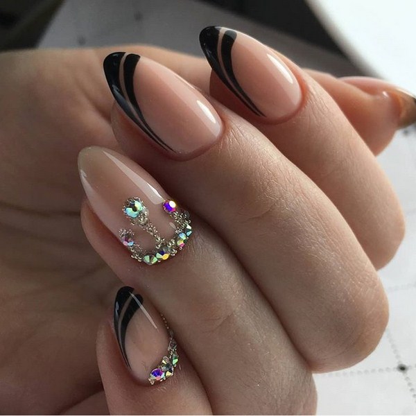 Reka bentuk kuku bergemerlapan perhiasan 2024-2025: manicure yang paling bergaya dalam foto