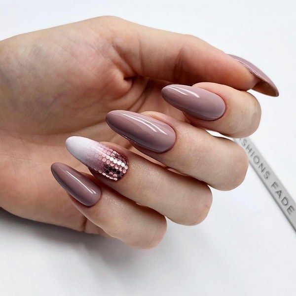 Reka bentuk kuku bergemerlapan perhiasan 2024-2025: manicure yang paling bergaya dalam foto