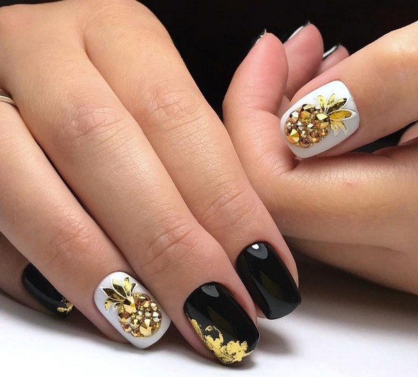 Reka bentuk kuku bergemerlapan perhiasan 2024-2025: manicure yang paling bergaya dalam foto