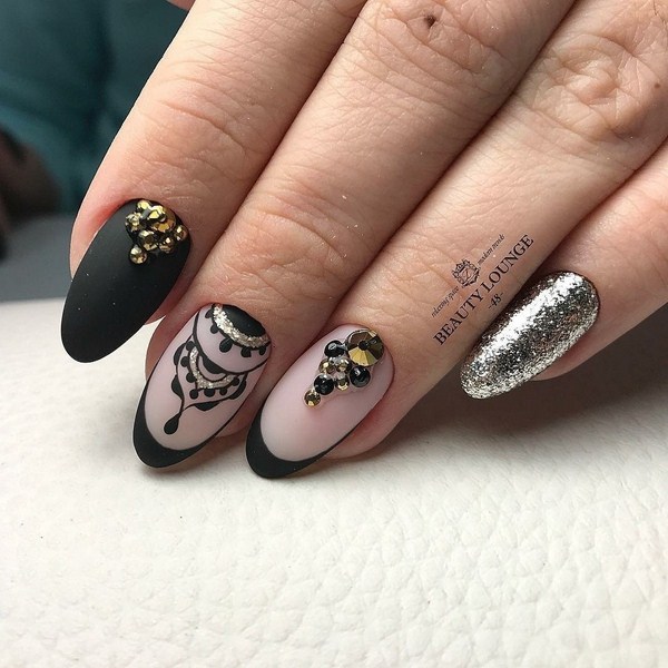 Reka bentuk kuku bergemerlapan perhiasan 2024-2025: manicure yang paling bergaya dalam foto