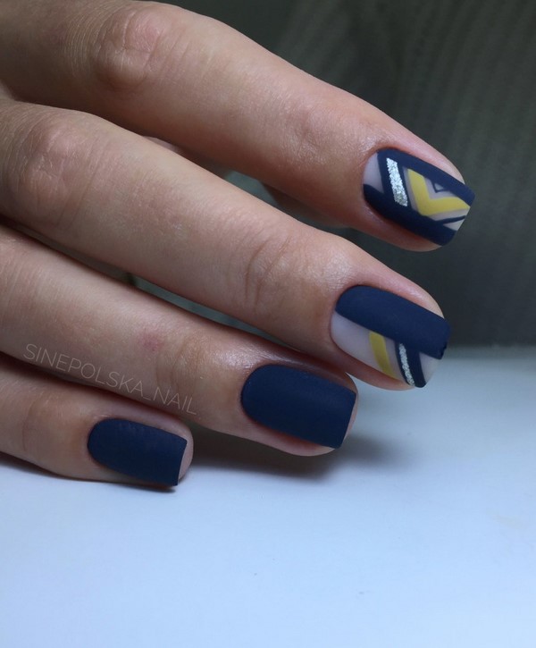 Manicure gelap bergaya 2024-2025 - trend terbaik dalam foto