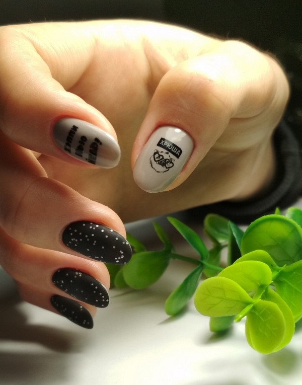 Manicure gelap bergaya 2024-2025 - trend terbaik dalam foto