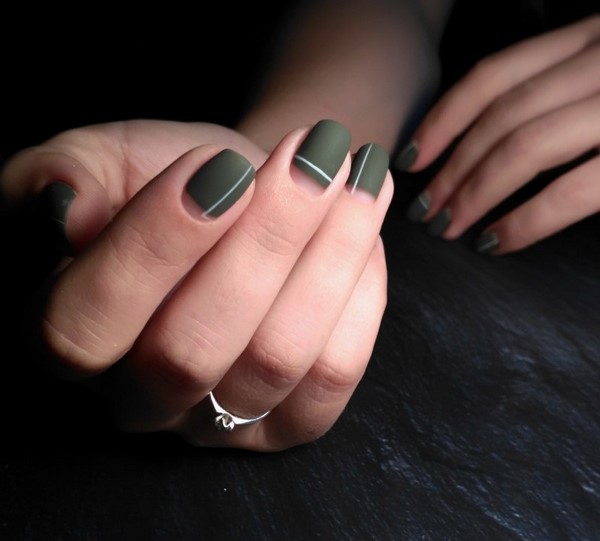Manicure gelap bergaya 2024-2025 - trend terbaik dalam foto