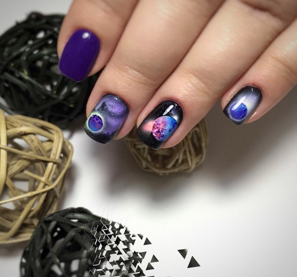 Manicure gelap bergaya 2024-2025 - trend terbaik dalam foto