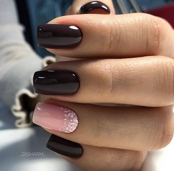 Manicure gelap bergaya 2024-2025 - trend terbaik dalam foto