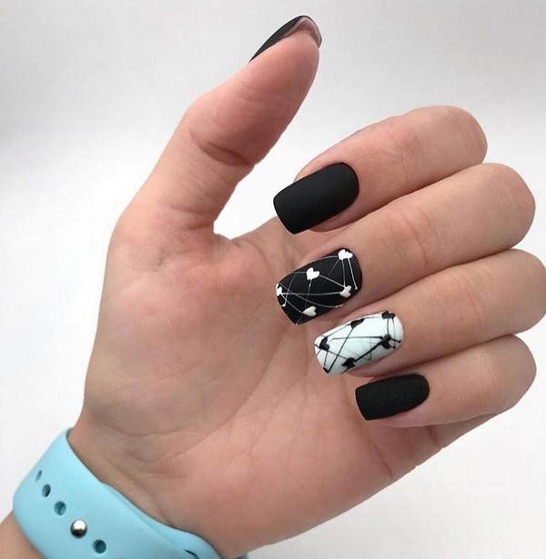 Manicure gelap bergaya 2024-2025 - trend terbaik dalam foto