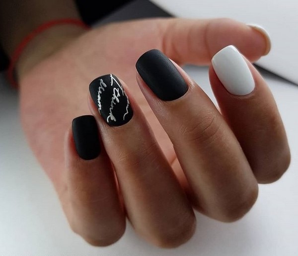 Manicure gelap bergaya 2024-2025 - trend terbaik dalam foto