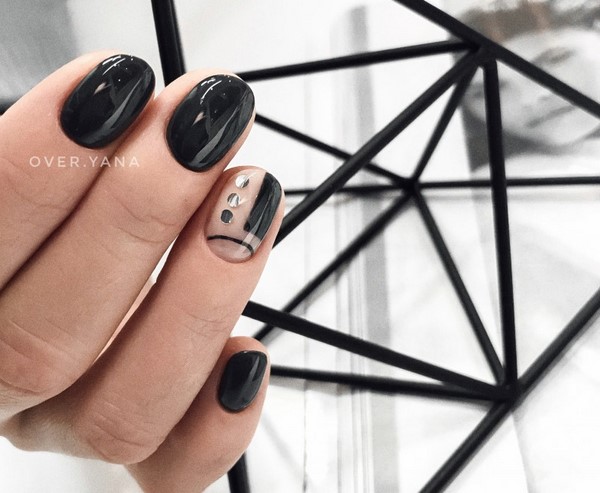 Manicure gelap bergaya 2024-2025 - trend terbaik dalam foto