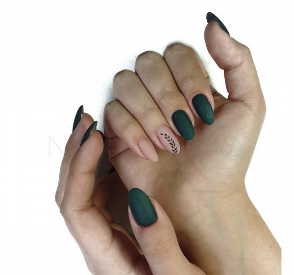 Manicure gelap bergaya 2024-2025 - trend terbaik dalam foto