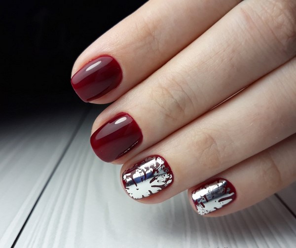 Manicure gelap bergaya 2024-2025 - trend terbaik dalam foto