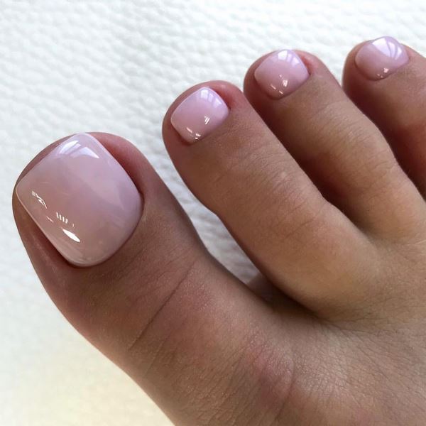 Reka bentuk pedicure musim panas 2024: trend terkini dalam foto