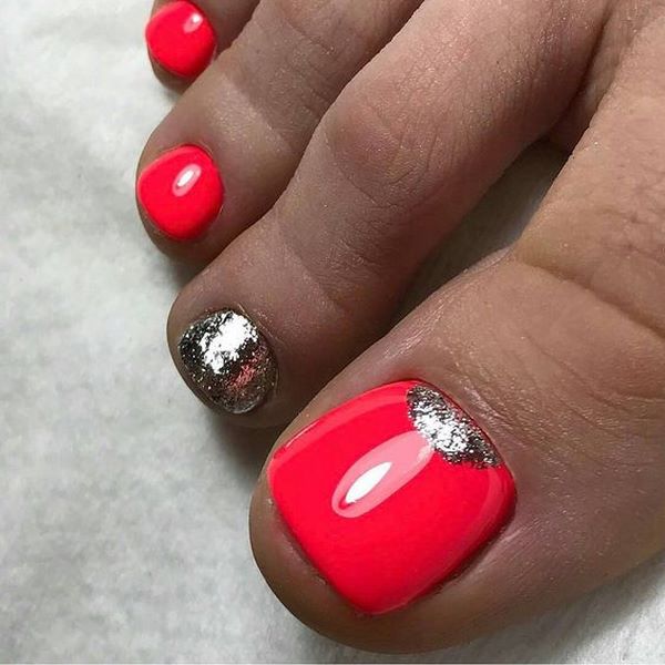 Reka bentuk pedicure musim panas 2024: trend terkini dalam foto