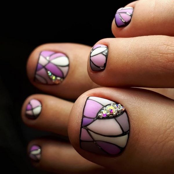 Reka bentuk pedicure musim panas 2024: trend terkini dalam foto