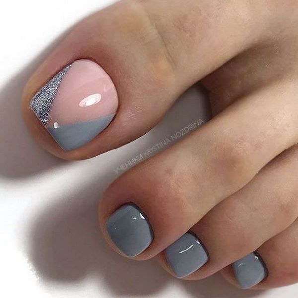 Reka bentuk pedicure musim panas 2024: trend terkini dalam foto