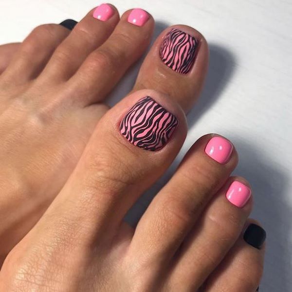 Reka bentuk pedicure musim panas 2024: trend terkini dalam foto