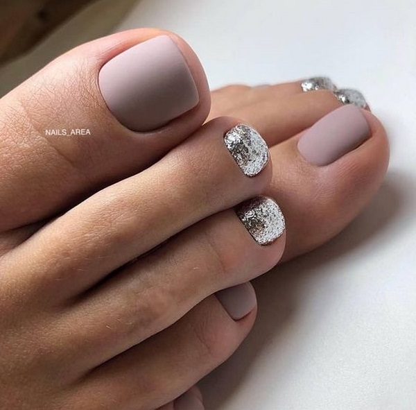 Reka bentuk pedicure musim panas 2024: trend terkini dalam foto
