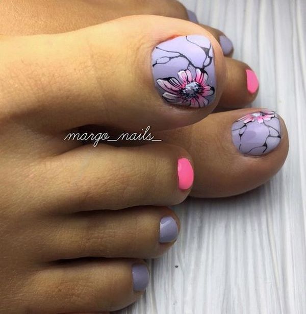 Reka bentuk pedicure musim panas 2024: trend terkini dalam foto