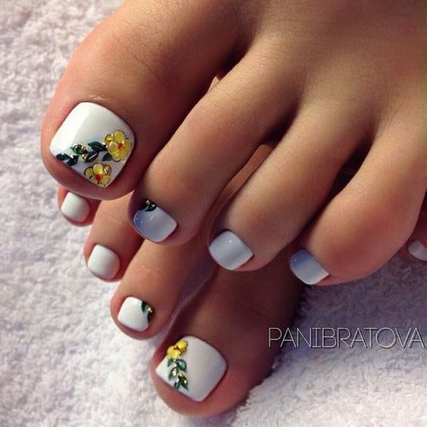 Reka bentuk pedicure musim panas 2024: trend terkini dalam foto