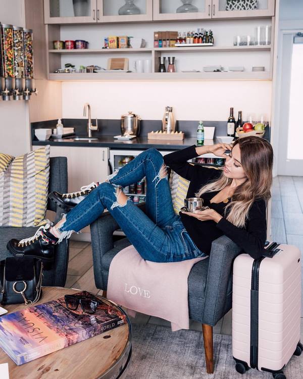 Seluar jeans musim luruh wanita musim luruh 2024-2025: apa yang akan jadi seluar jeans paling bergaya musim ini?