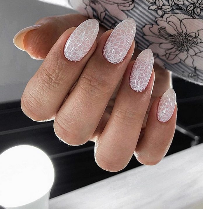 Idea bergaya manicure neutral 2024-2025: berita terkini dan imej teratas