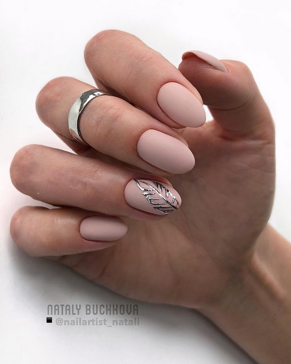 Idea bergaya manicure neutral 2024-2025: berita terkini dan imej teratas
