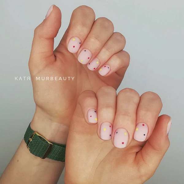 Idea bergaya manicure neutral 2024-2025: berita terkini dan imej teratas
