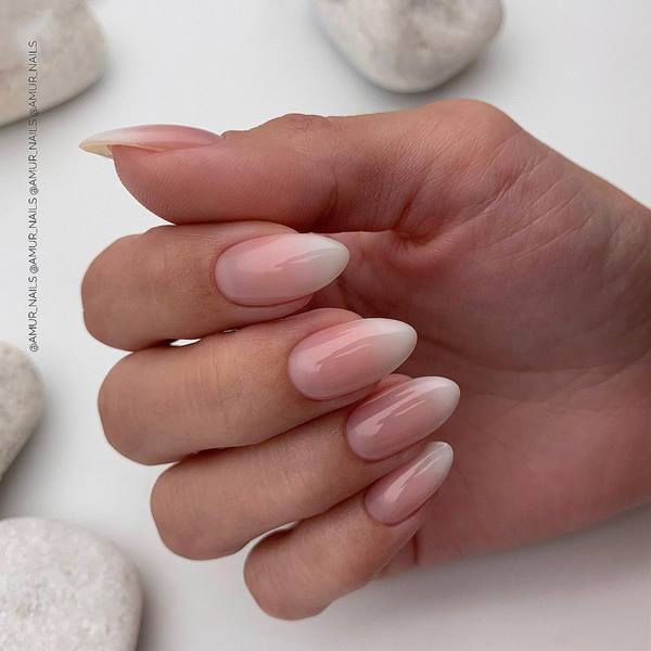 Idea bergaya manicure neutral 2024-2025: berita terkini dan imej teratas
