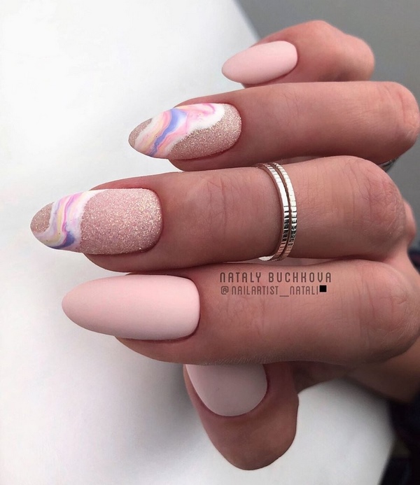 Idea bergaya manicure neutral 2024-2025: berita terkini dan imej teratas