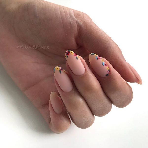 Idea bergaya manicure neutral 2024-2025: berita terkini dan imej teratas