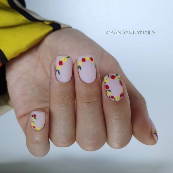 Menawan manicure lembut 2024-2025 - idea yang paling indah untuk reka bentuk lembut marigolds