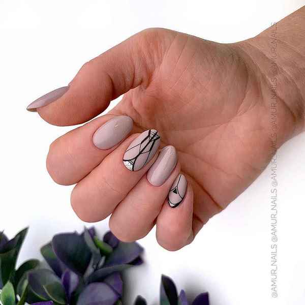Menawan manicure lembut 2024-2025 - idea yang paling indah untuk reka bentuk lembut marigolds