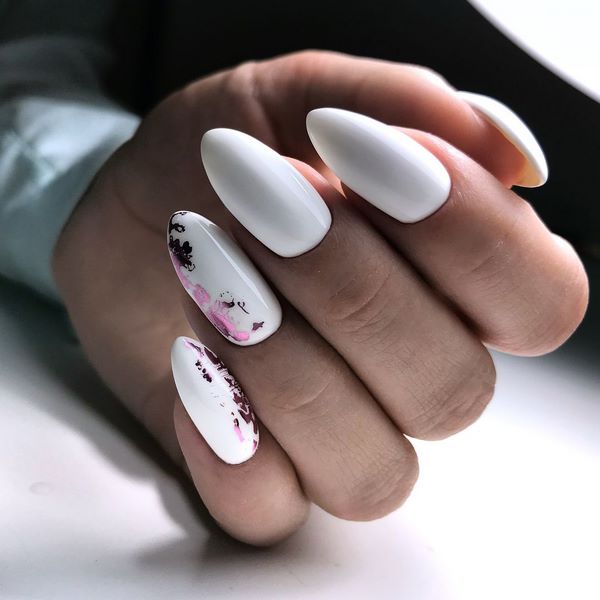 Menawan manicure lembut 2024-2025 - idea yang paling indah untuk reka bentuk lembut marigolds