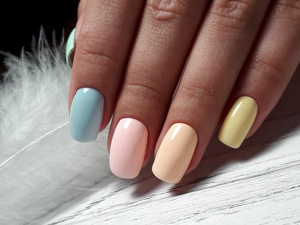 Menawan manicure lembut 2024-2025 - idea yang paling indah untuk reka bentuk lembut marigolds
