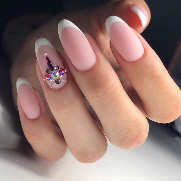 Menawan manicure lembut 2024-2025 - idea yang paling indah untuk reka bentuk lembut marigolds