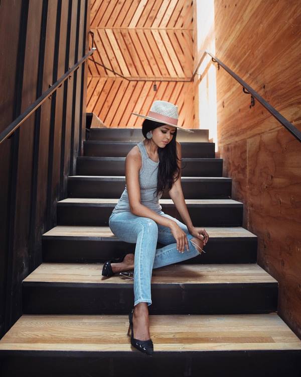Jeans wanita bergaya baru: model dan gaya terbaik musim ini 2024-2025