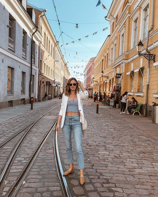 Jeans wanita bergaya baru: model dan gaya terbaik musim ini 2024-2025