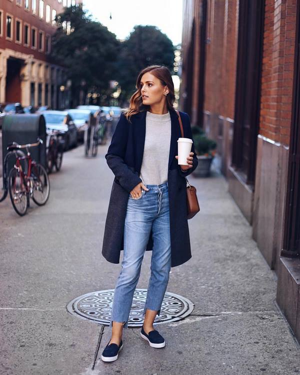 Jeans wanita bergaya baru: model dan gaya terbaik musim ini 2024-2025
