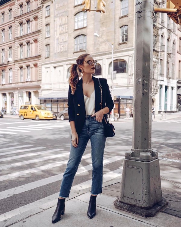 Jeans wanita bergaya baru: model dan gaya terbaik musim ini 2024-2025