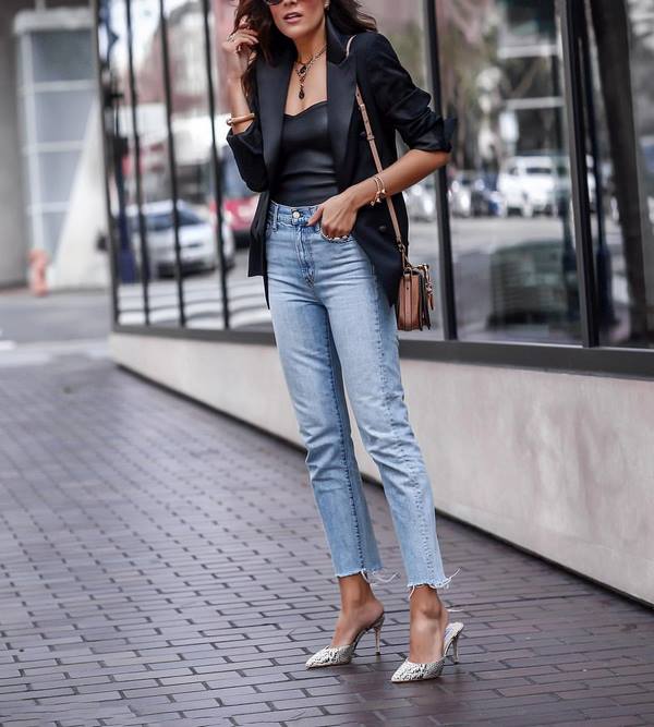Jeans wanita bergaya baru: model dan gaya terbaik musim ini 2024-2025