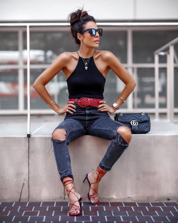 Jeans wanita bergaya baru: model dan gaya terbaik musim ini 2024-2025